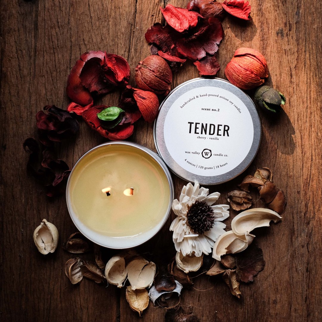 Soy Candle Tender Blend Travel Tin - Cherry &amp; Vanilla - 蜡烛/烛台 - 其他材质 银色