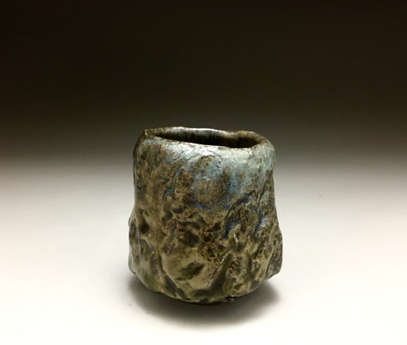 Hand carved tea cup - 花瓶/陶器 - 陶 