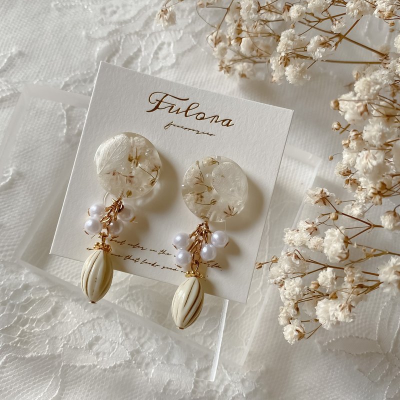 | 花香漫步 | 耳环 - 耳环/耳夹 - 植物．花 白色