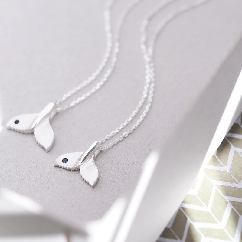 2 pieces set) Sapphire Whale Tail Pair Necklace Silver 925 - 项链 - 其他金属 蓝色