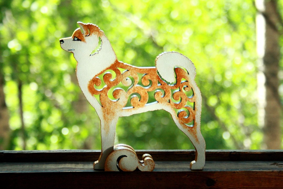 Statuette Akita inu figurine made of wood - 摆饰 - 木头 