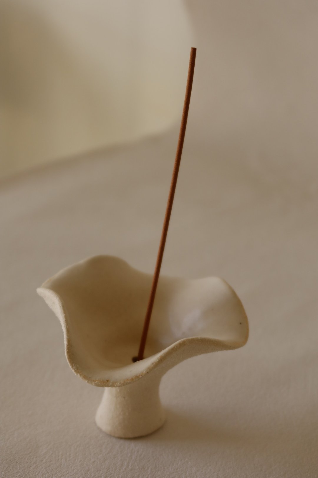 手工栀子花线香座 矮款 线香盘 香插 - 香薰/精油/线香 - 陶 