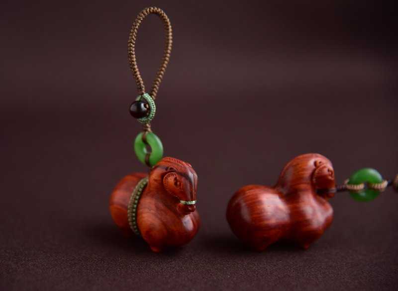 【小唐马】天然印度小叶紫檀手工立体雕刻唐马吊饰马年新年礼物 - 吊饰 - 木头 红色