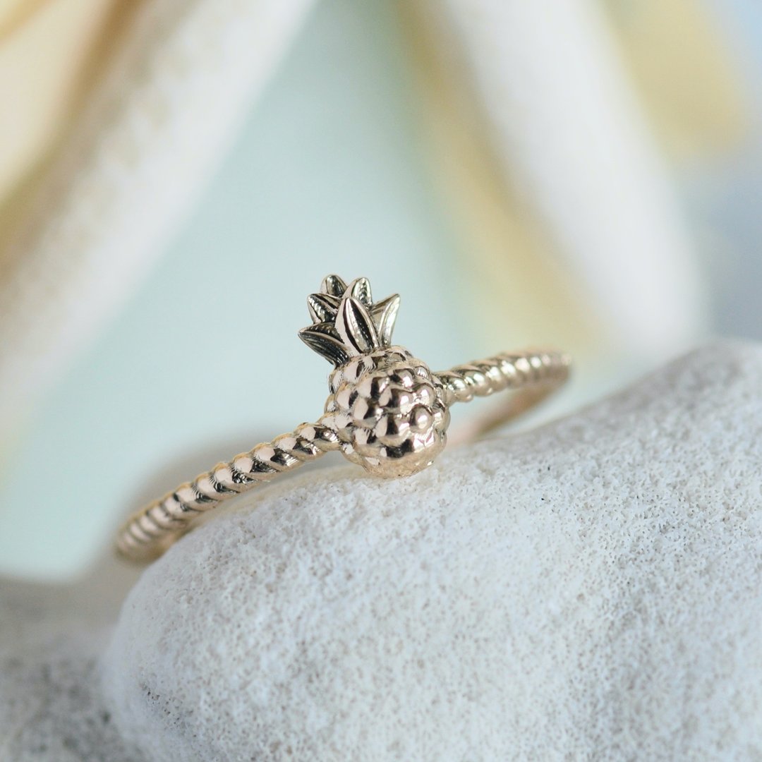 Small pineapple gold ring / K10YG [Made to order] - 戒指 - 其他金属 金色