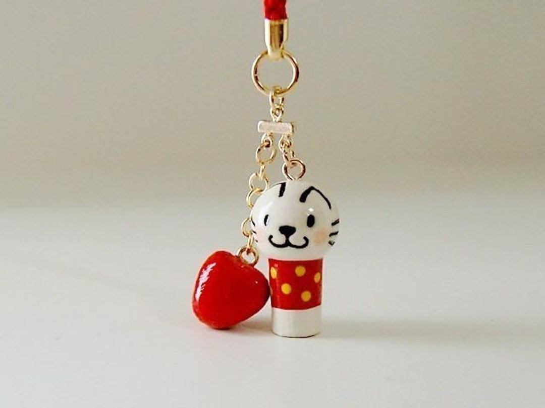 * Mini Kokeshi * white cat ♥ heart of strap * - 吊饰 - 木头 红色
