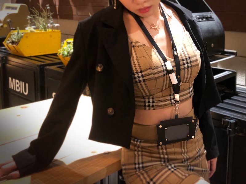 【收纳口罩】防疫萌友识别证套∣挂颈式X夹式拉环∣皮革幕夜黑 - 其他 - 其他材质 黑色