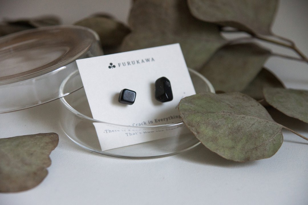 CRACK | 矿物系耳环 |  EARRINGS - 耳环/耳夹 - 玉石 黑色