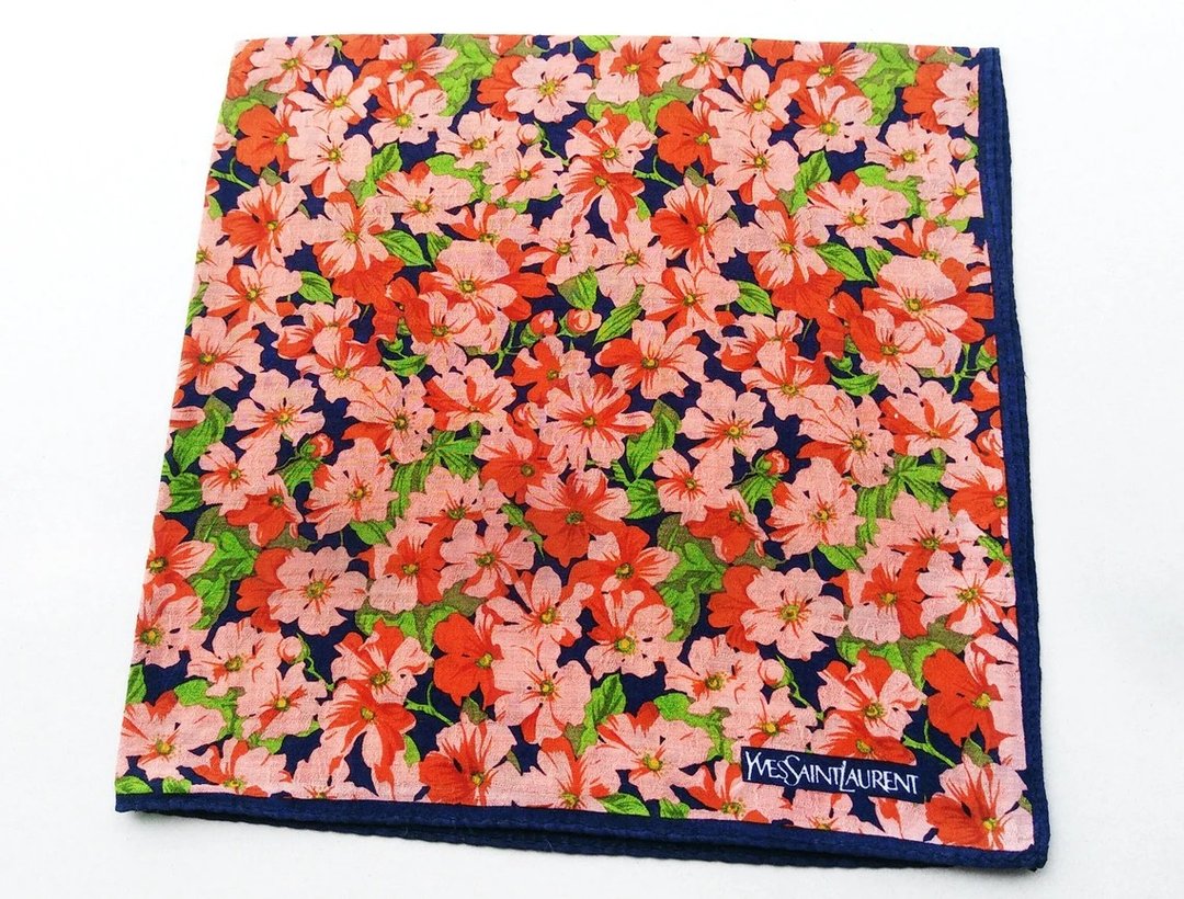 Yves Saint Laurent Women Handkerchief - 手帕/方巾 - 棉．麻 红色