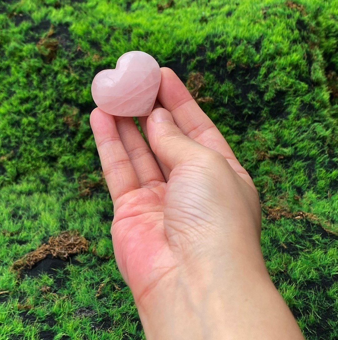 渐层粉晶爱心| 天然水晶矿石| 旺人缘 旺姻缘  |  快速出货 - 摆饰 - 水晶 粉红色