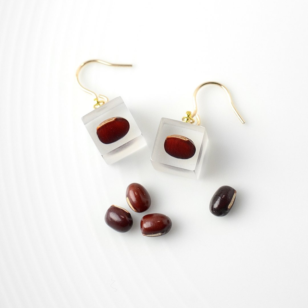 [Video included] Azuki Earrings 14kgf Gold Color Adzuki Beans Wedding Rewards Flower lover Kajo Wedding Rewards Small Ear Ring Japanese Design - 耳环/耳夹 - 树脂 紫色