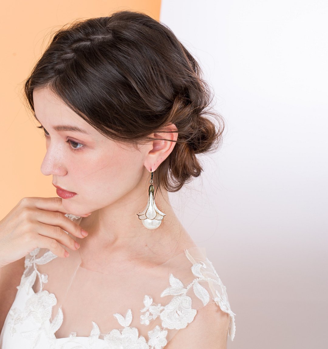 Flower of Love 　22.0mm Pearls   wedding earrings - 耳环/耳夹 - 树脂 白色