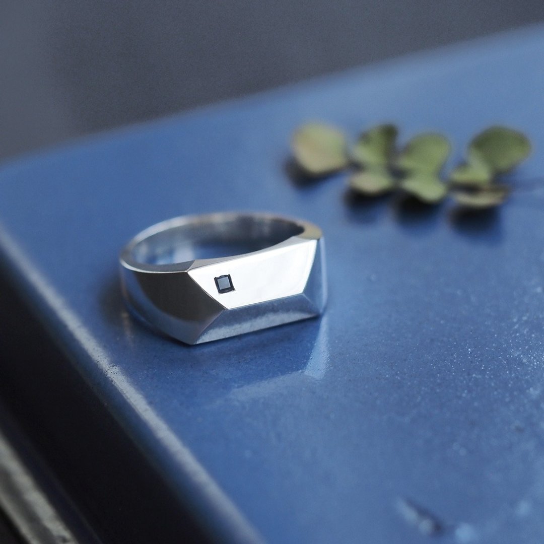 Sapphire roof motif ring Silver 925 - 戒指 - 其他金属 蓝色