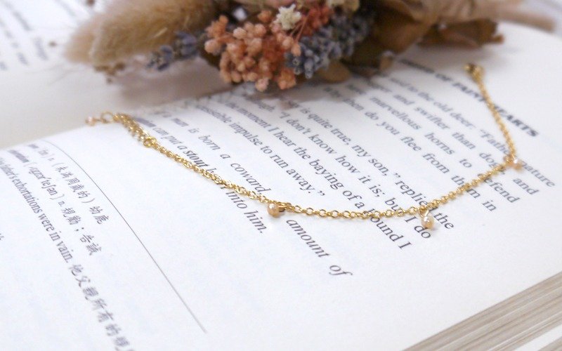 SL289 Light you up 迷你粉橘珍珠手链 - 手链/手环 - 其他金属 