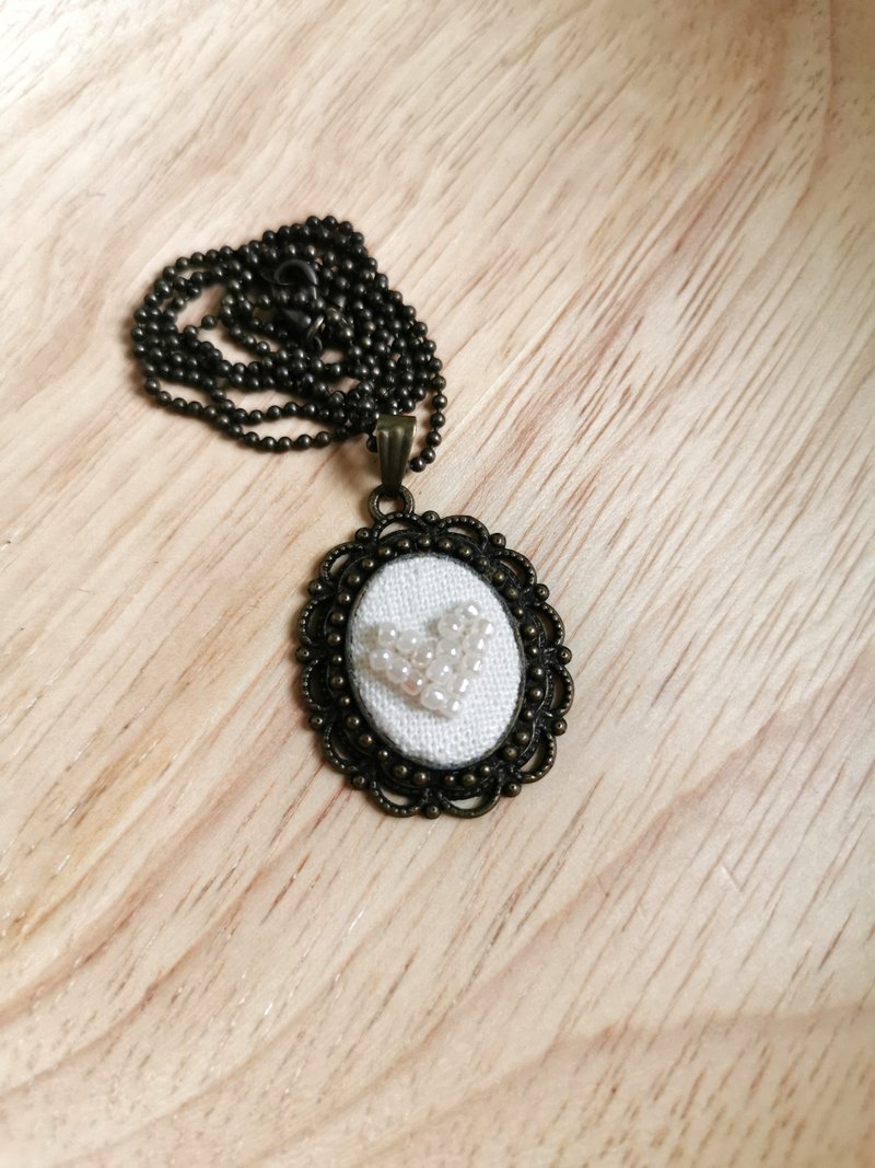 CaCa Crafts | 手工刺绣 珠绣项链【晶莹】 - 项链 - 绣线 多色