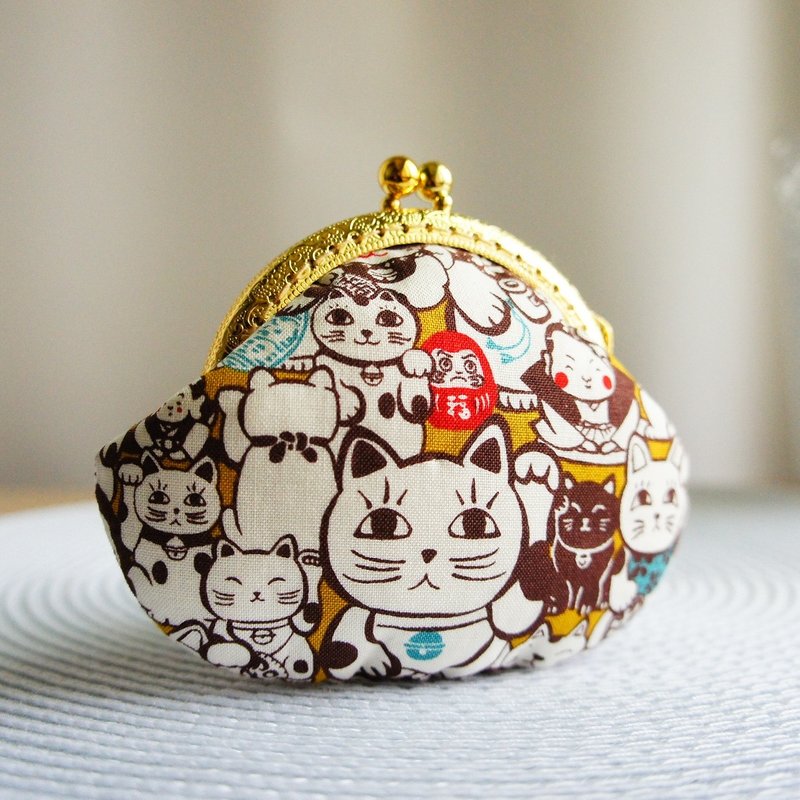 Lovely【日本布】招财猫元宝口金包、零钱包、金 - 零钱包 - 棉．麻 卡其色