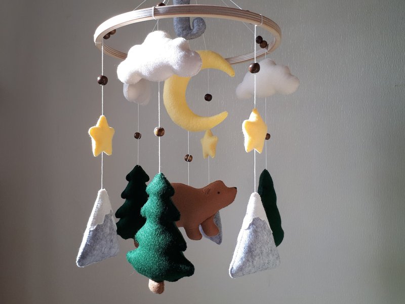 Mobile baby nursery decor woodland, bear mobile, forest crib mobile - 玩具/玩偶 - 环保材料 咖啡色