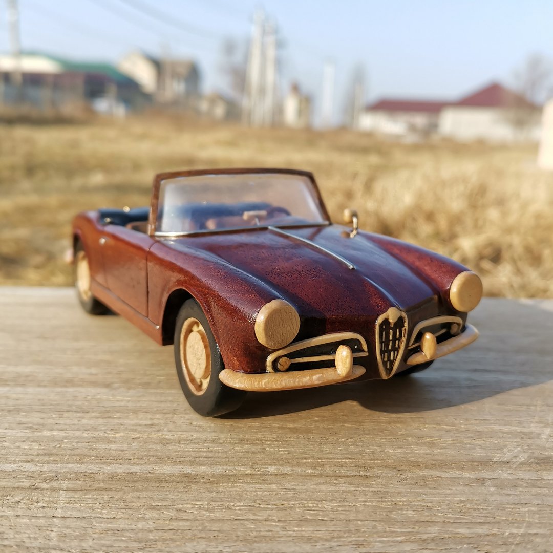 Custom made toy car model Alfa Romeo Giulietta Spider - 摆饰 - 木头 