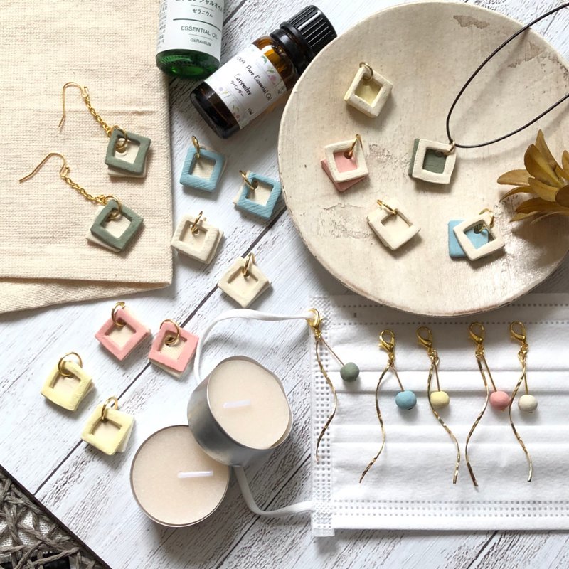 在杂志Shigaraki精选的　蓝-靛蓝　传统夜空陶器中 - 项链 - 陶 绿色