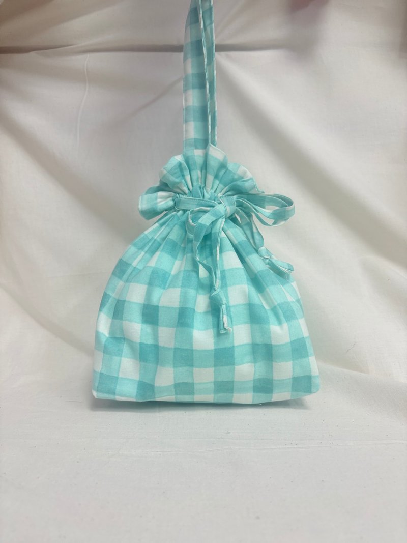 束口袋手腕包-水彩风湖水蓝 - 束口袋双肩包 - 棉．麻 蓝色