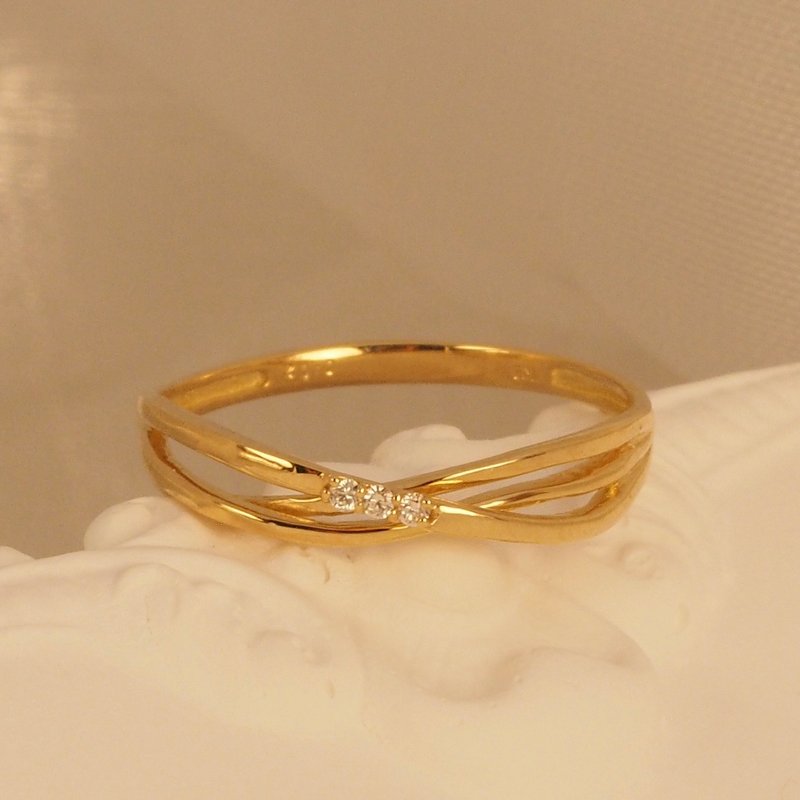 18K金钻石微风戒指 18K Gold The Diamond Breeze Ring - 戒指 - 贵金属 
