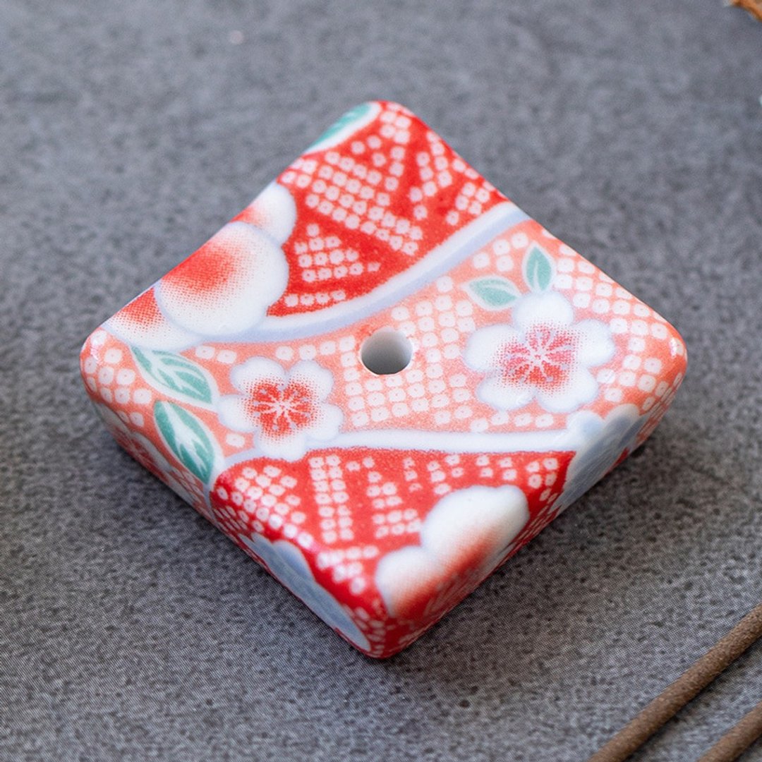diseno Living 日式和风方形陶瓷线香香座 - 樱花红 - 香薰/精油/线香 - 其他材质 多色