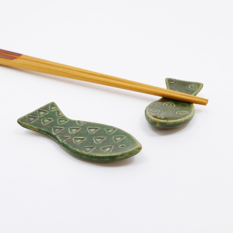 小鱼筷架 (2款任选) - 筷子/筷架 - 陶 绿色