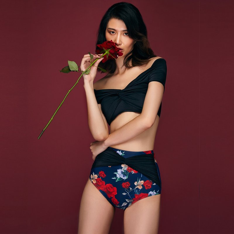 Myra - Two Piece Twisted Front Swimwear Color: Midnight/Medi Bloom (CREX105) - 女装泳衣/比基尼 - 其他材质 黑色