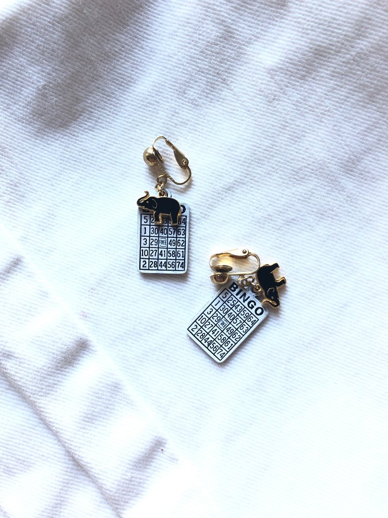 Vintage Elephant Bingo Card Gold Clip On Earrings - 耳环/耳夹 - 其他金属 银色