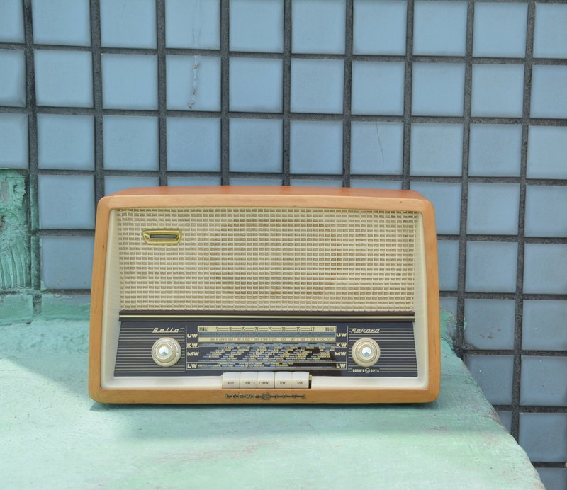 德国老件 LOEWE古董收音机 可正常使用 - 扩音器/喇叭 - 木头 咖啡色