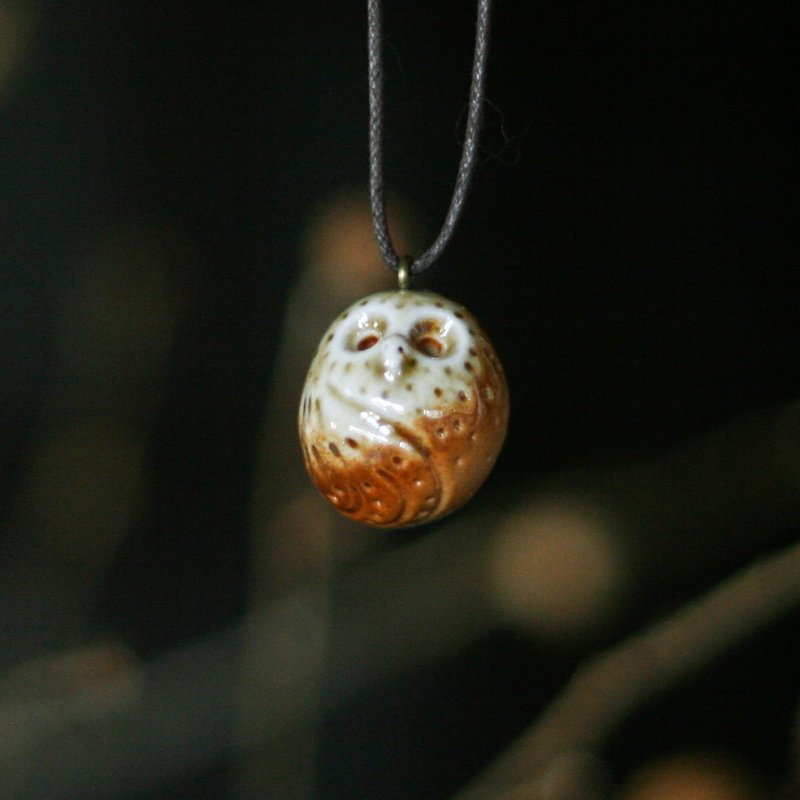 柴烧陶精油项链 白面猫头鹰 - 项链 - 陶 咖啡色