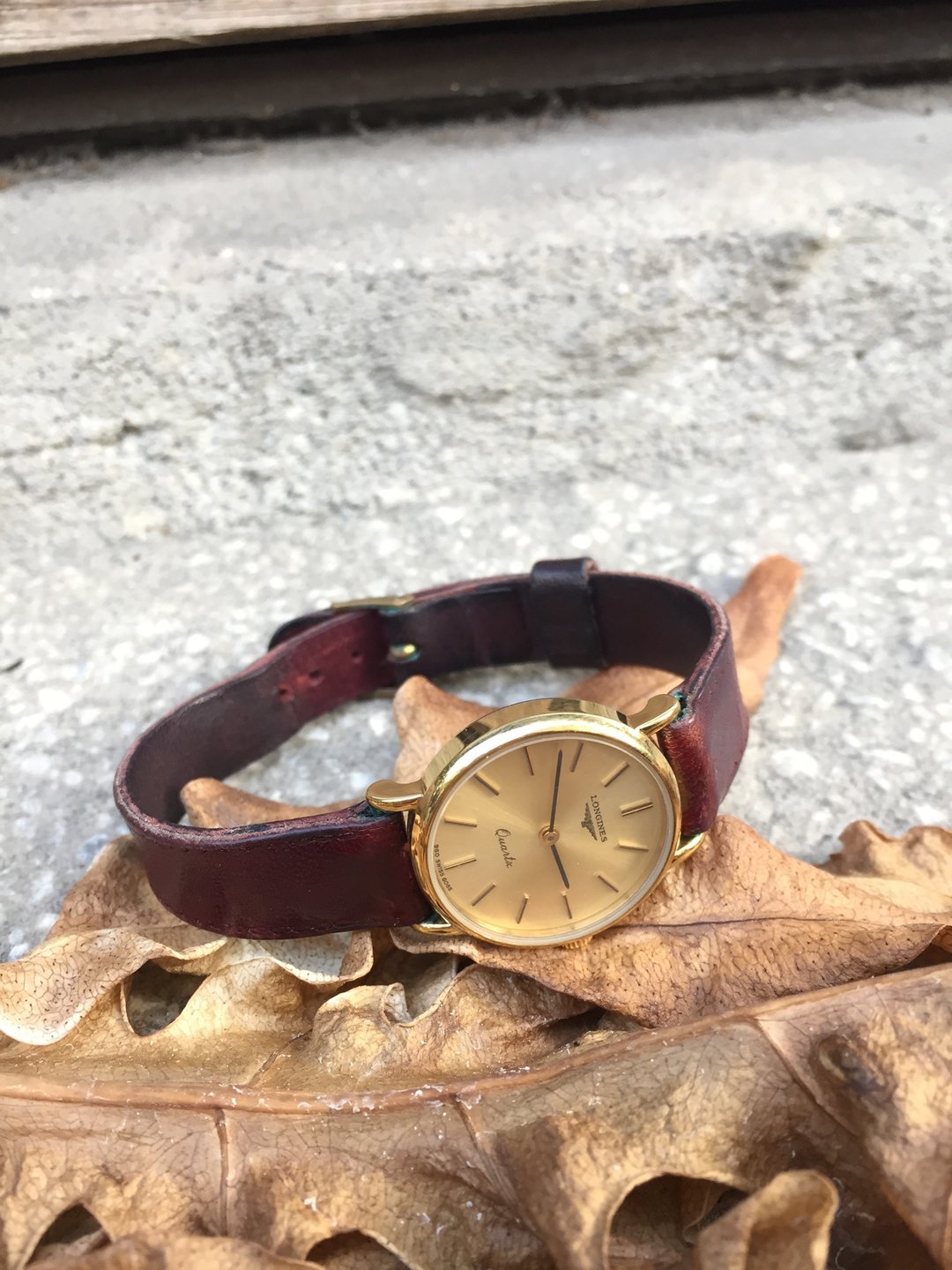 LONGINES 浪琴 vintage 金色圆形石英表_古董表_女表 - 女表 - 其他金属 金色