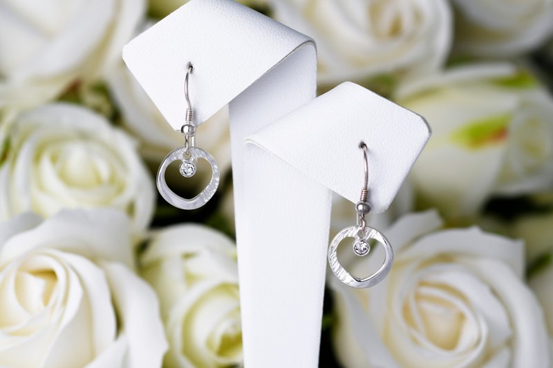 心锁系列 真心 心形造型 勾式耳环 (ERIJA0905E) - 耳环/耳夹 - 银 银色