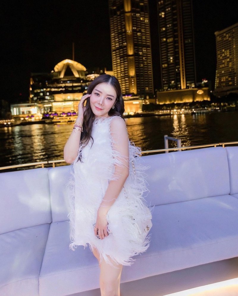 Amanda white feathers halter dress for women - 洋装/连衣裙 - 羽绒 白色