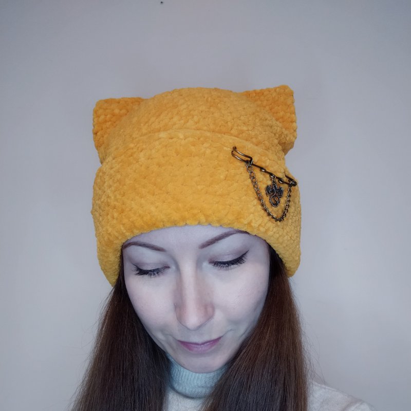 带耳朵的蓬松无檐小便帽。 猫耳朵毛线帽钩针编织。 - 帽子 - 其他材质 橘色