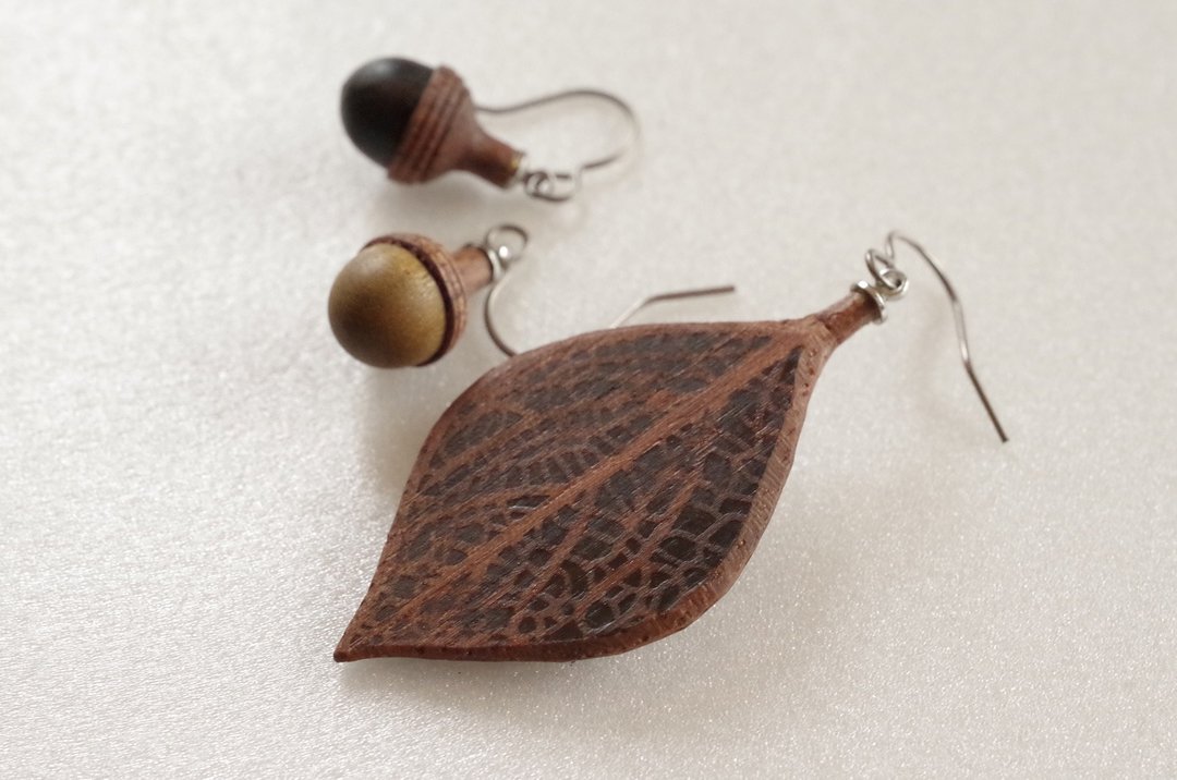 Wooden Leaf and Acorn Earrings : Walnut | Color variations available - 耳环/耳夹 - 木头 咖啡色