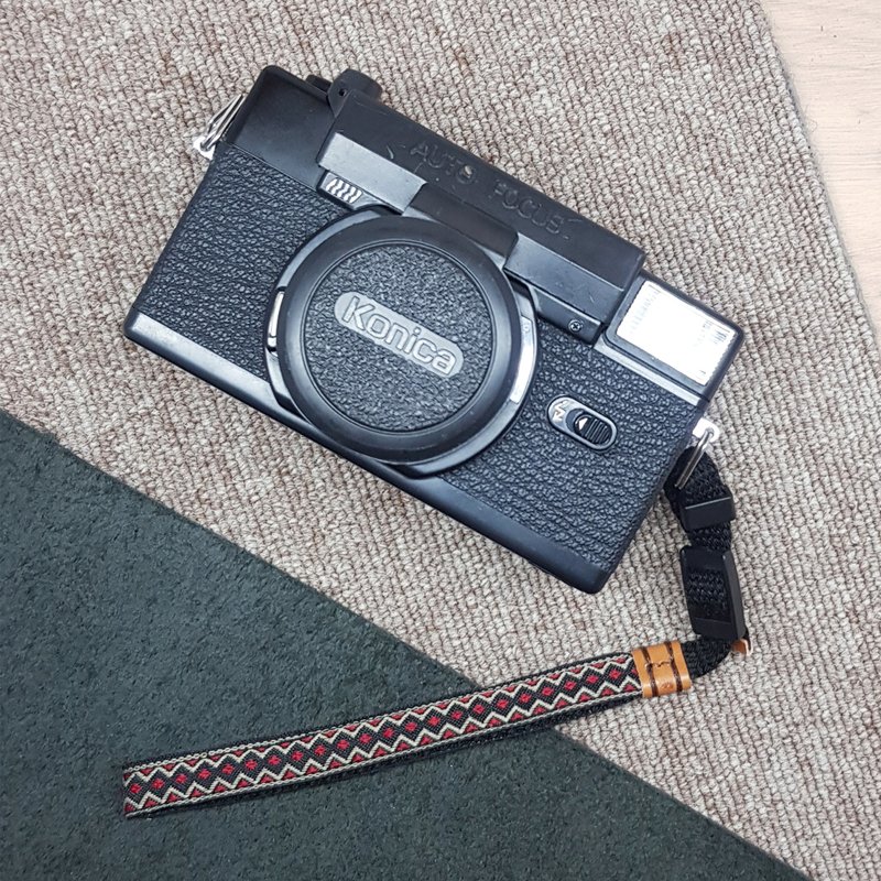 【Pinkoi 女子购物日】相机防摔腕带 相机绳 相机带 - 吊饰 - 其他人造纤维 红色