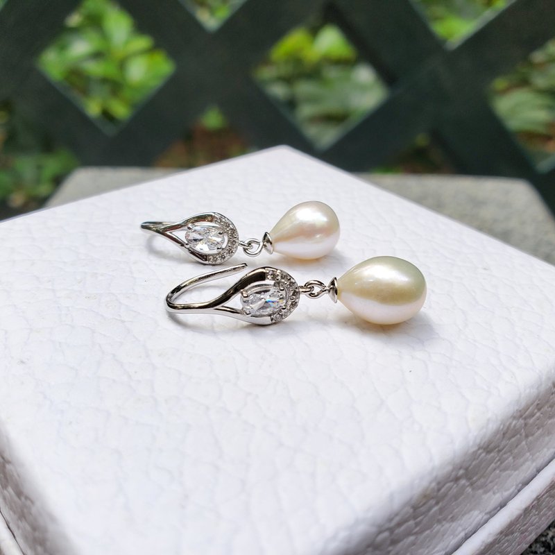 。晶莹水滴。天然水滴淡水巴洛克珍珠。925纯银防敏感耳环 - 耳环/耳夹 - 珍珠 白色