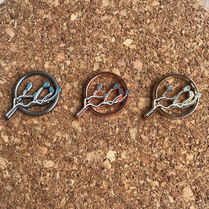 英国寄出 水晶树襟章 - 徽章/别针 - 其他金属 金色