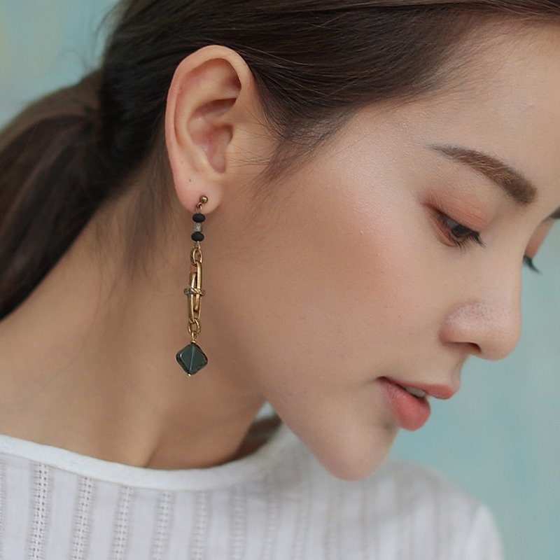 十字钻纹 土星玻璃珠黄铜耳环 藻绿 - 耳环/耳夹 - 其他金属 绿色