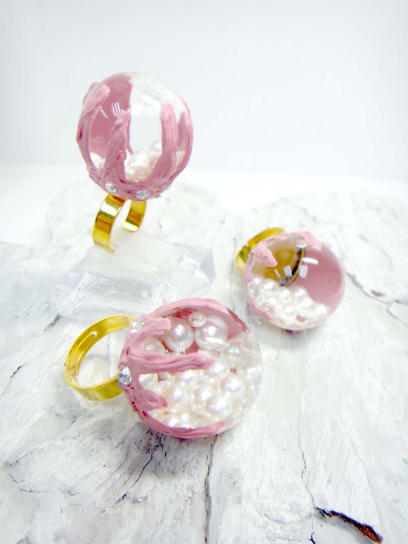 TIMBEE LO 粉红色魔爪珍珠玻璃球戒指 可调较尺寸 - 戒指 - 玻璃 粉红色