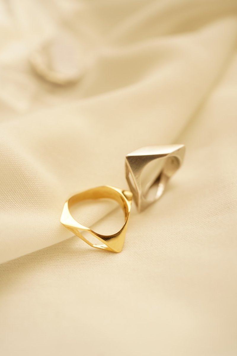 Parallelogram四方戒指 - 戒指 - 其他金属 银色