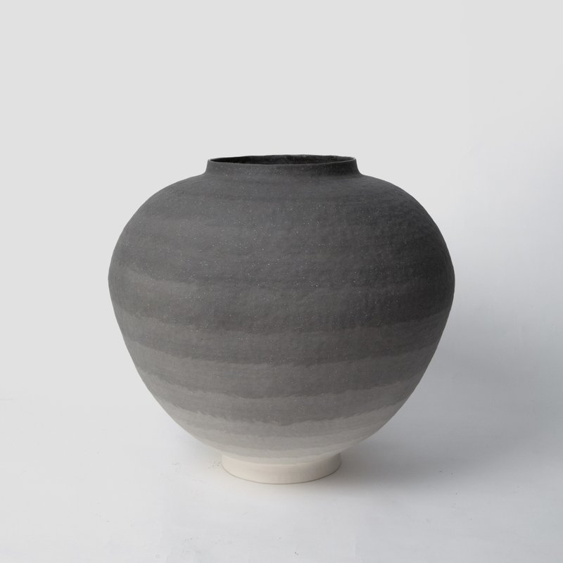 STUDIO HA SHIN-HYEOK 月亮罐 - 摆饰 - 陶 黑色