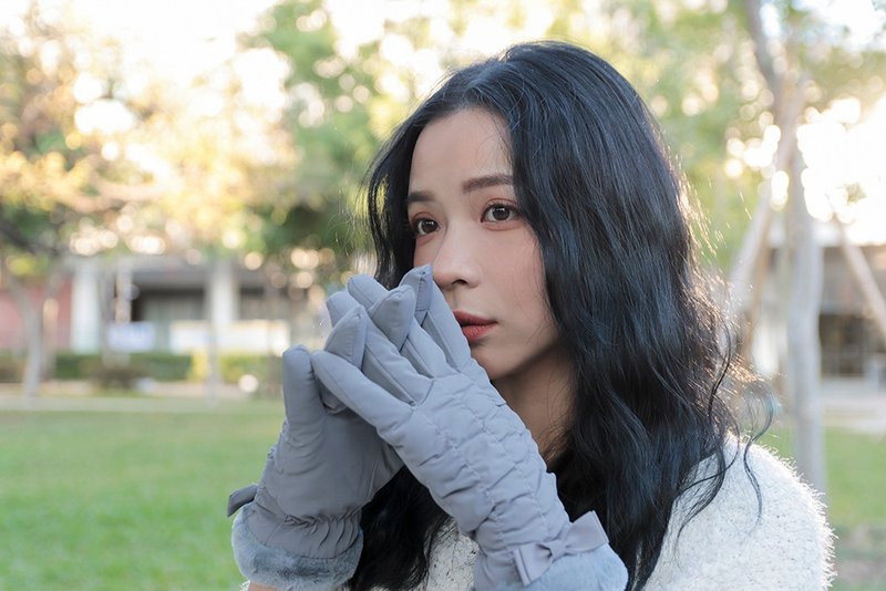 Unni花灿蝶媚(防风.微防水.触屏) 保暖 御寒 绒毛 刷毛 挡风 滑雪 - 手套 - 聚酯纤维 紫色