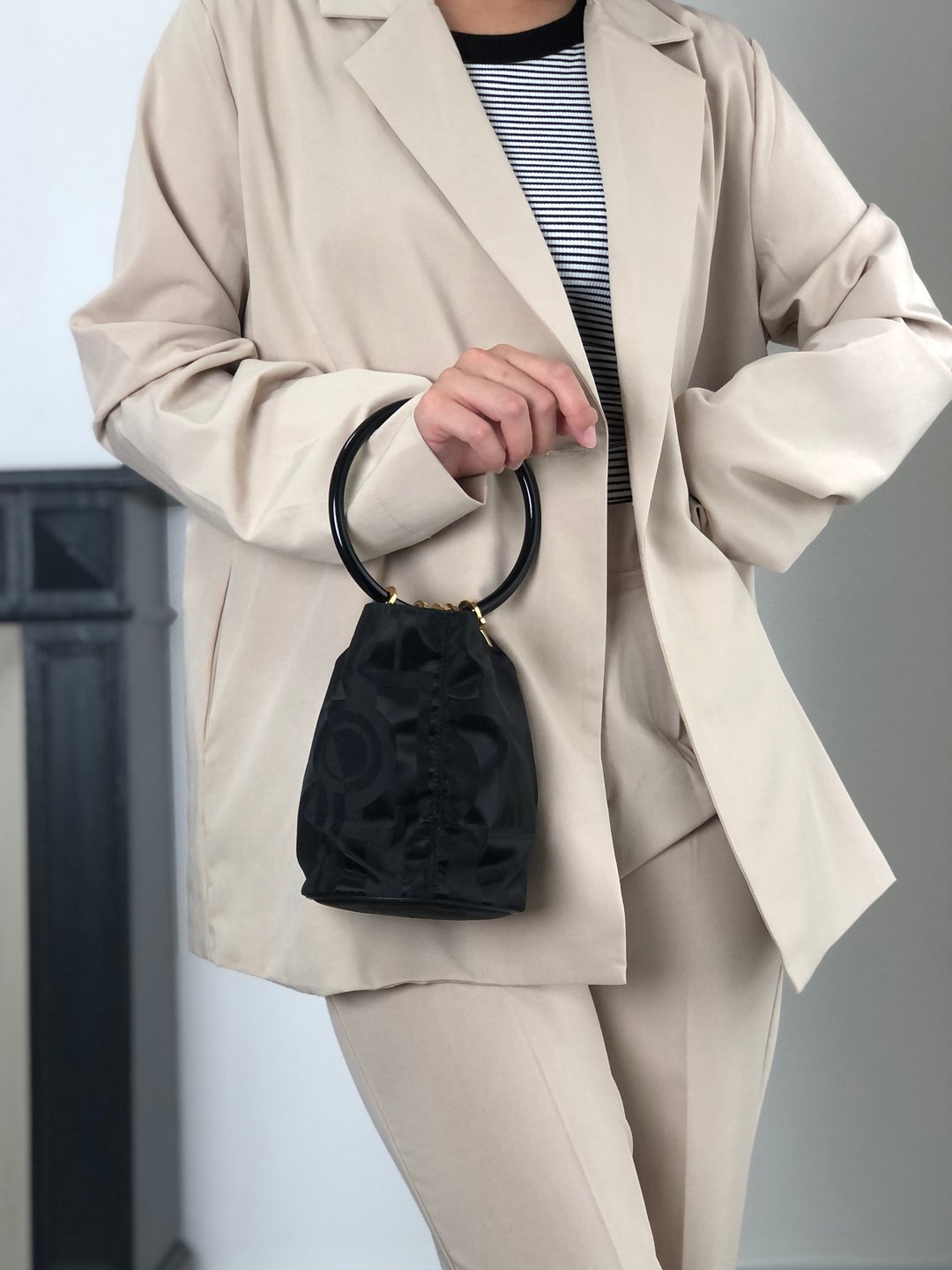 【VintageShop solo 日本直送 中古包】Salvatore Ferragamo 手提包 黑色 经典 Gancini 尼龙 束口 水桶包 单把手 tigpxb - 手提包/手提袋 - 尼龙 黑色