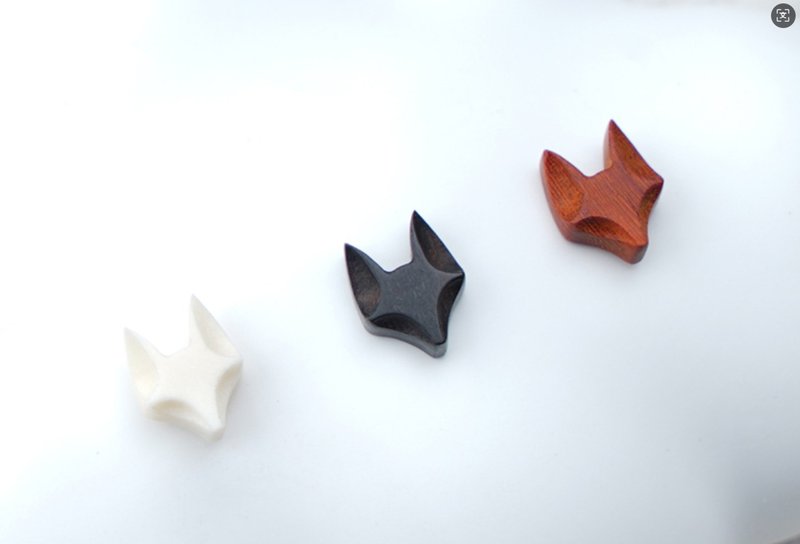 簡約手作 檀木立体动物狐狸耳钉 - 耳环/耳夹 - 木头 多色