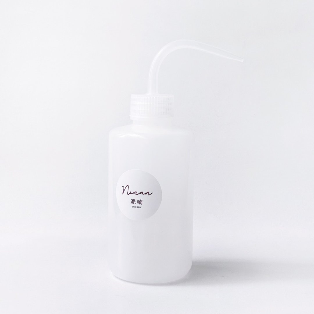 (现货) 挤压式弯嘴多肉浇水器 250ml 浇花器 - 植栽 - 塑料 透明