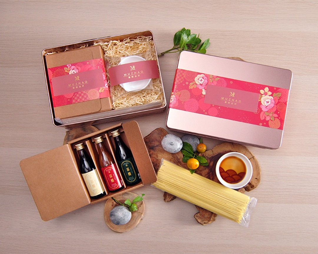 小暮酿纯酿酱油拌面玫瑰金礼盒| 长辈礼物 入厝礼 - 酱料/调味料 - 新鲜食材 粉红色