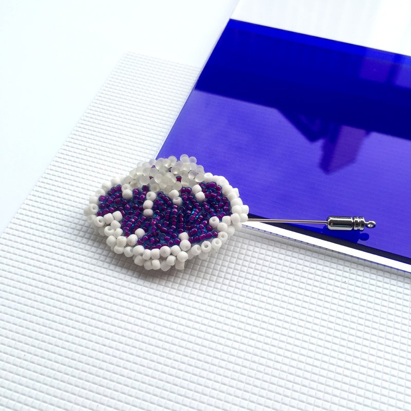 Jane wang手工制作--重手工法式珠绣花形彩色胸针 - 胸针 - 其他材质 多色