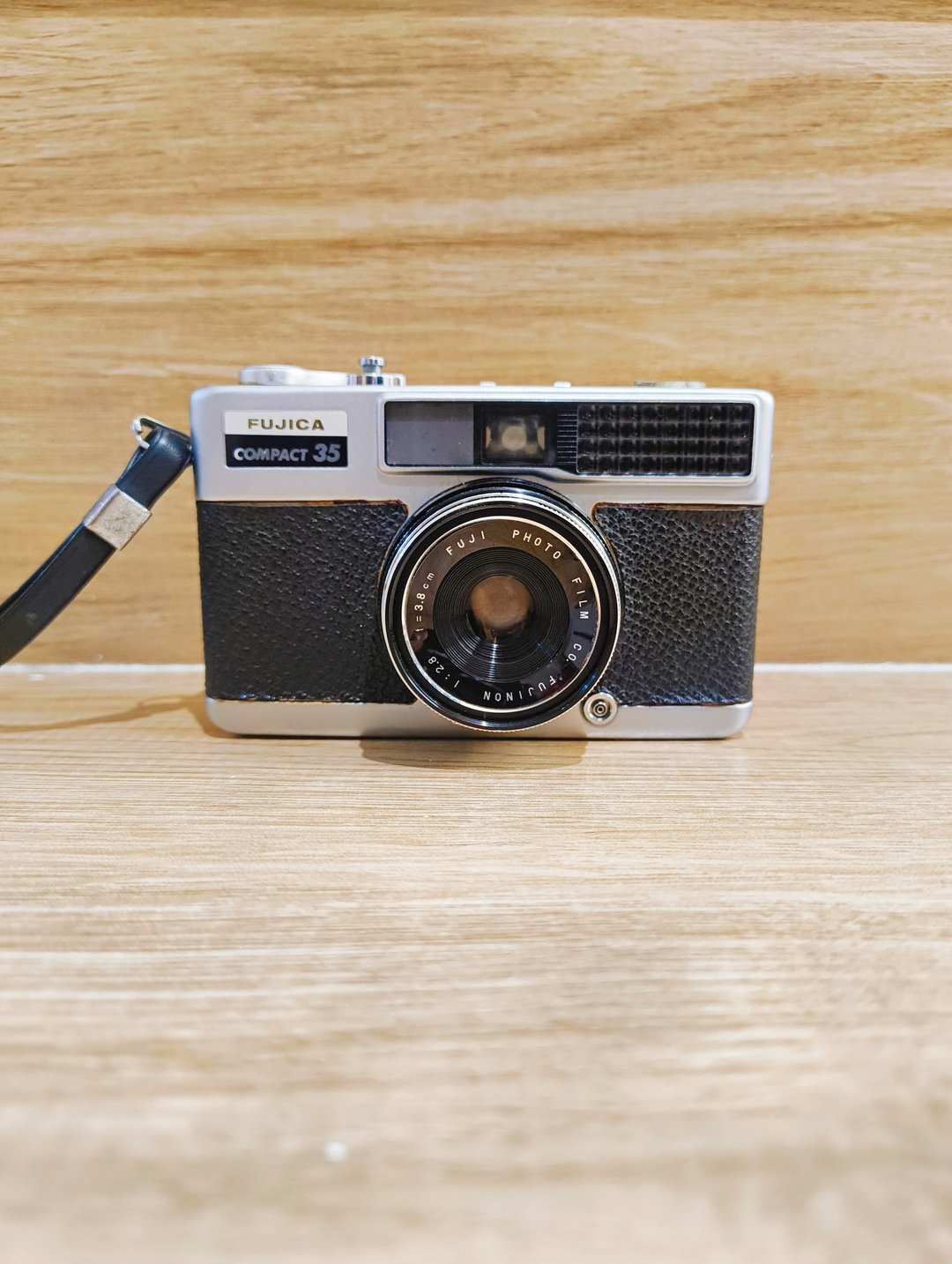 【135底片相机】八成新 FUJICA COMPACT 35 大光圈f2.8 机械底片 - 相机 - 其他金属 黑色