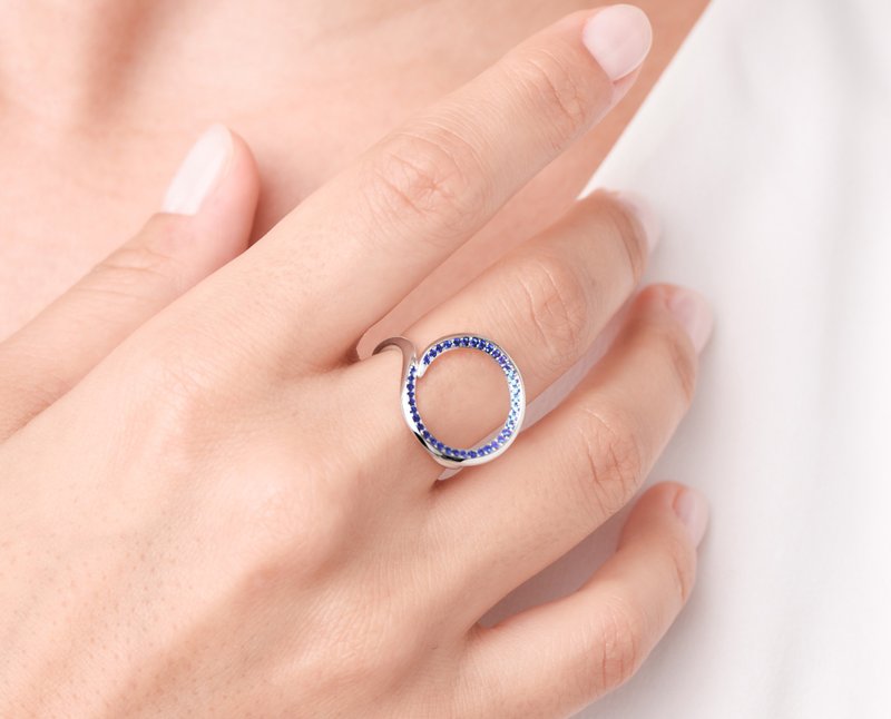 蓝宝石圆环结婚戒指 14k白金另类光环婚戒 独特业力订婚指环 - 戒指 - 贵金属 蓝色